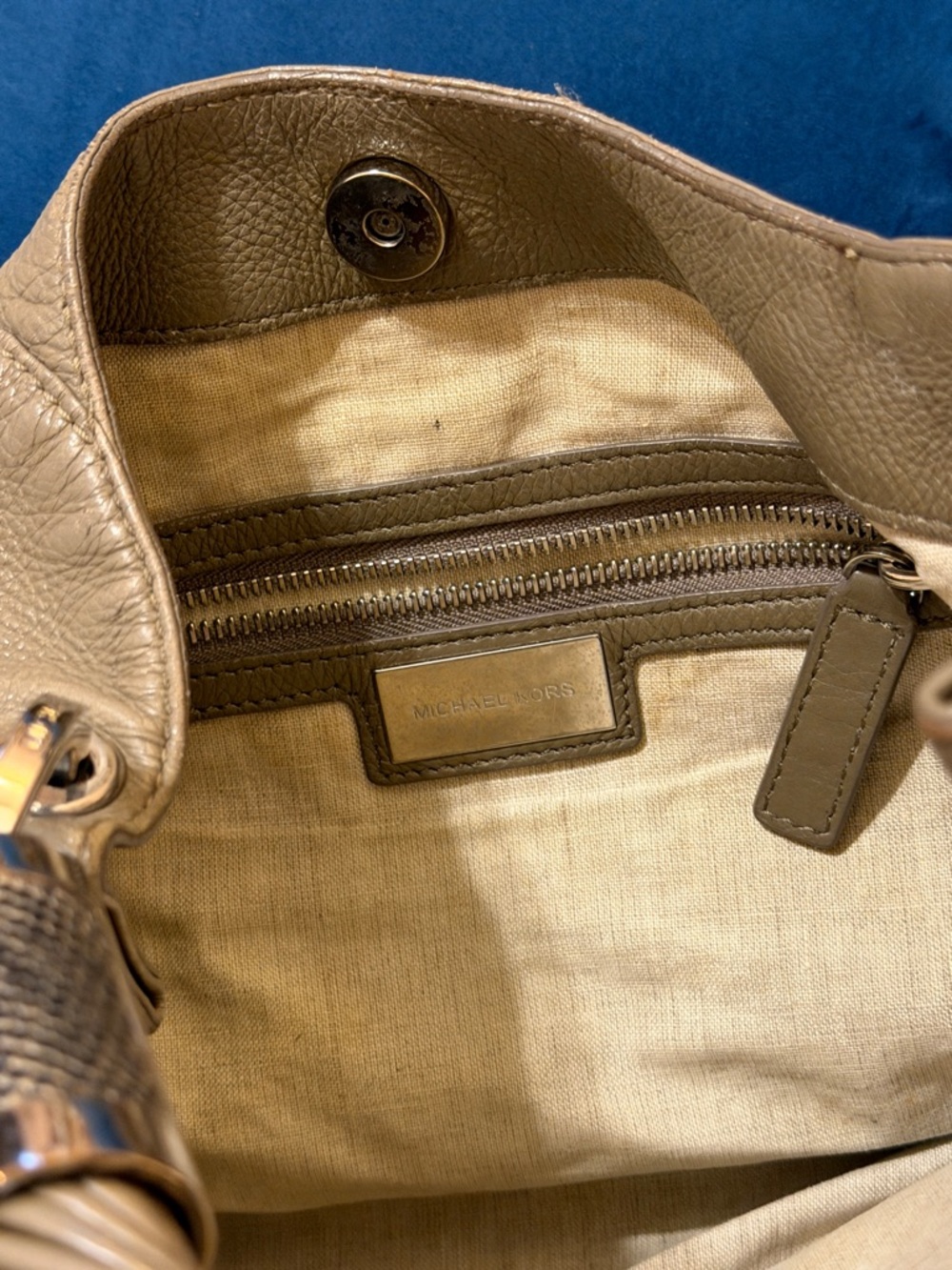 Michael Kors Leather Hobo Bag in Taupe with Snake Skin - Picture 5 of 9